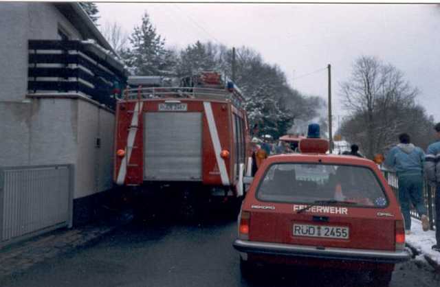 ff-einsatz-fahrzeugbrand-1988_01.jpg
