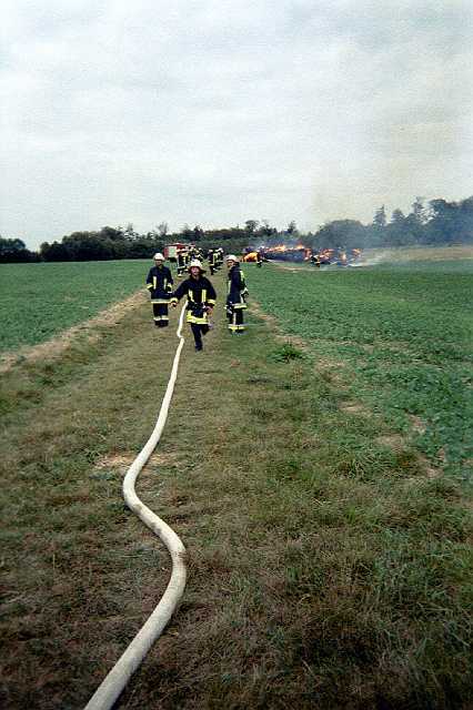 ff-einsatz-strohballen-steinfischbach-2002_01.jpg