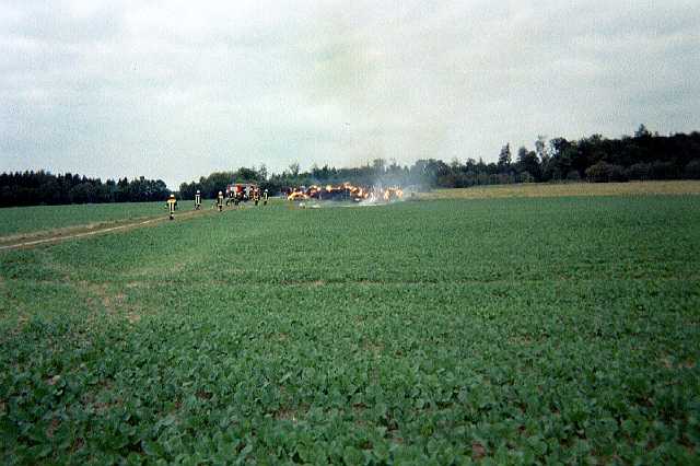 ff-einsatz-strohballen-steinfischbach-2002_03.jpg