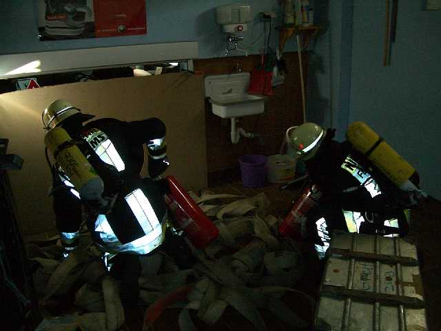 ff-ueb-atemschutz-2004_48.JPG