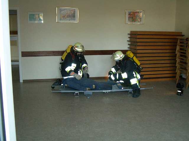 ff-ueb-atemschutz-2004_57.JPG