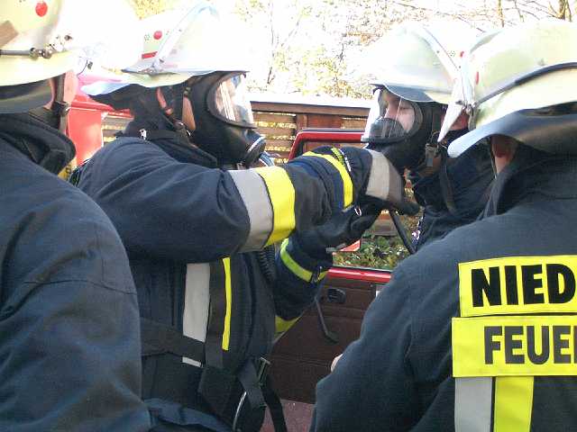 ff-ueb-atemschutz-2004_69.JPG