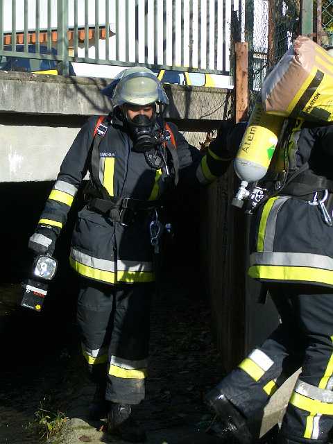 ff-ueb-atemschutz-2004_78.JPG