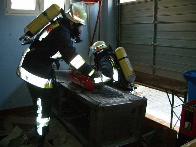 ff-ueb-atemschutz-2004_80.JPG