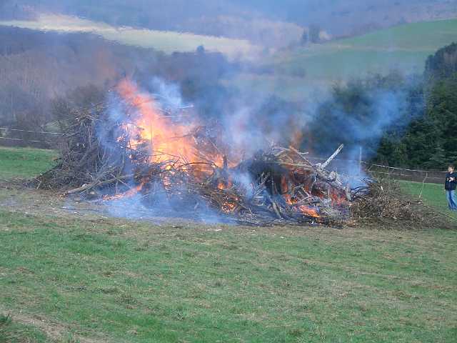 Osterfeuer-2005_017.JPG