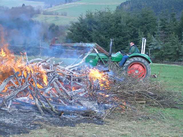 Osterfeuer-2005_026.JPG