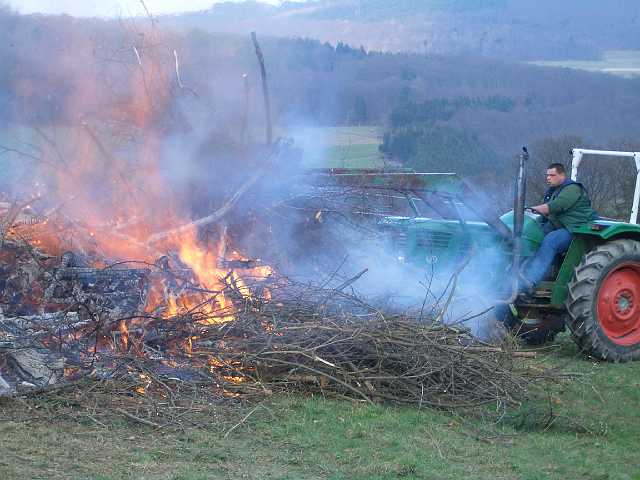 Osterfeuer-2005_028.JPG