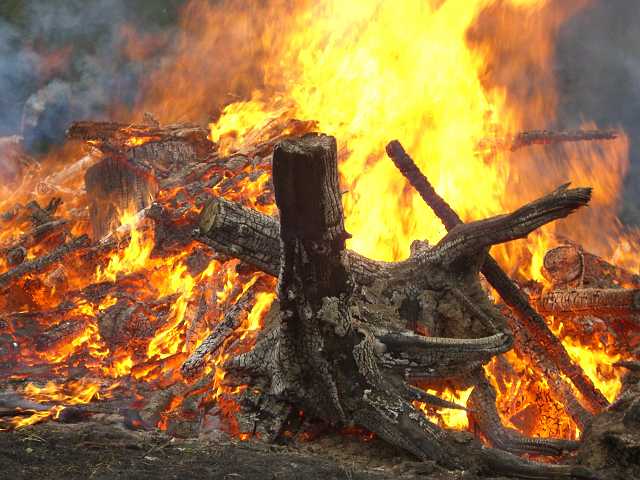 Osterfeuer-2007_007.JPG